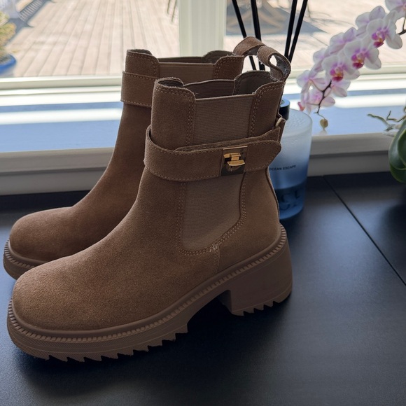 Steve Madden Gates booties in taupe suede - Picture 3 of 7